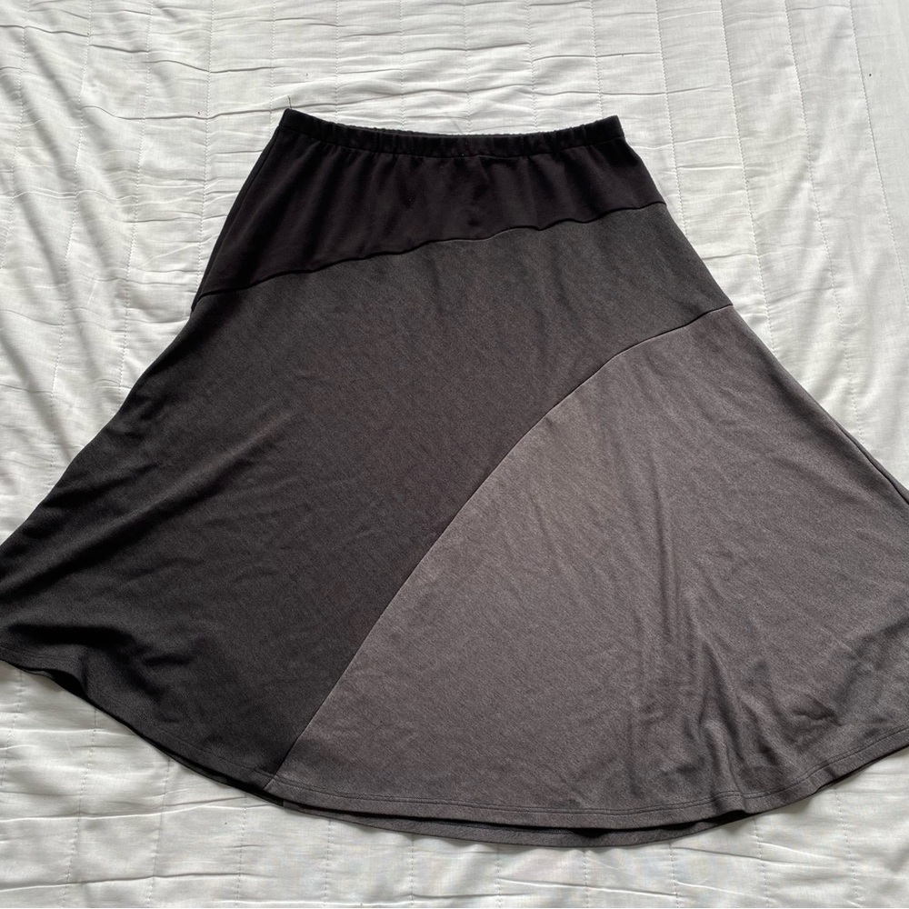Women's Two-Tone Gray Panel A-Line Skirt - Picture 3 of 5